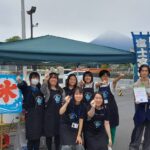 富士宮高校会議所のメンバーは、富士宮の活性化を目指して、特産品フェア＆ふじのみや門前市に参加しました。